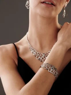 Bransoletka z białego złota z brylantami i szafirami - próba 585