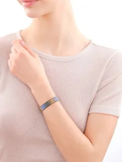 Bransoletka z elementami z żółtego złota i koralikami