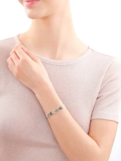 Bransoletka z elementami z żółtego złota i koralikami