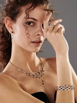 Bransoletka z żółtego złota z diamentami i szafirami - próba 585