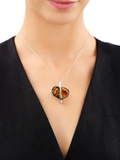 Broszka - zawieszka srebrna z bursztynem - liść