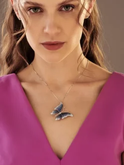 Broszka - zawieszka z białego złota z brylantami i szafirami - motyl - próba 750