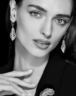 Kolczyki z białego złota z brylantami - piórka - 2,50 ct - próba 750