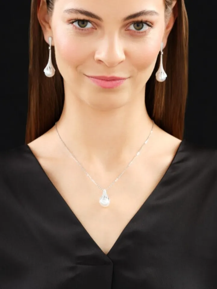 Kolczyki z białego złota z brylantami i perłami South Sea - próba 750