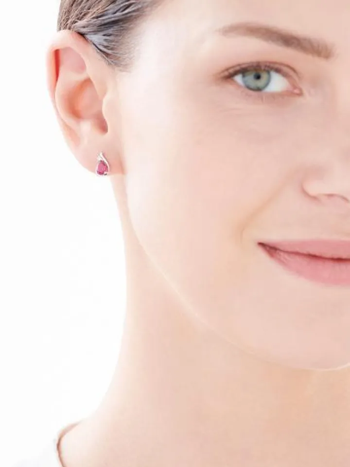 Kolczyki z białego złota z diamentami i rubinami syntetycznymi - próba 375