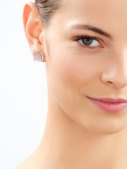 Kolczyki z mosiądzu pozłacane z cyrkoniami i szklanymi detalami - kwadraty