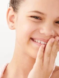 Kolczyki z różowego złota z diamentami - motyle - 0,005 ct - próba 375