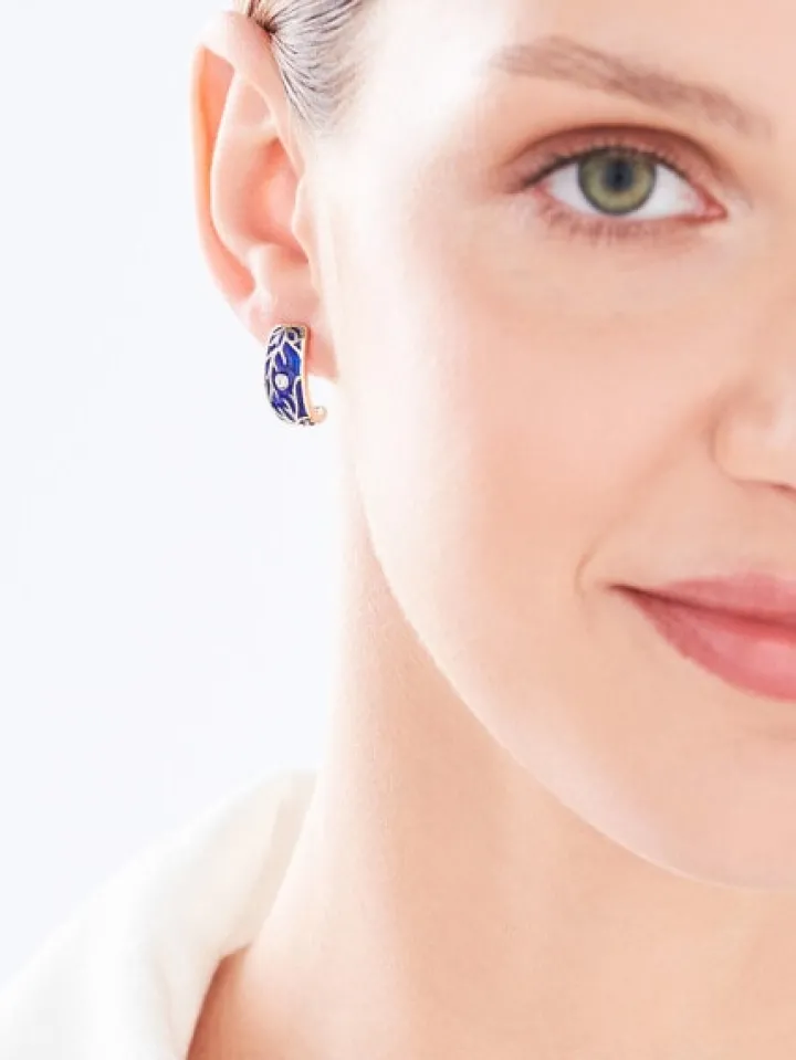 Kolczyki z żółtego złota z brylantami i emalią - 0,03 ct - próba 375