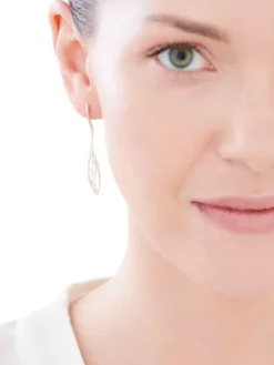 Kolczyki z żółtego złota z diamentami - liście - 0,12 ct - próba 585