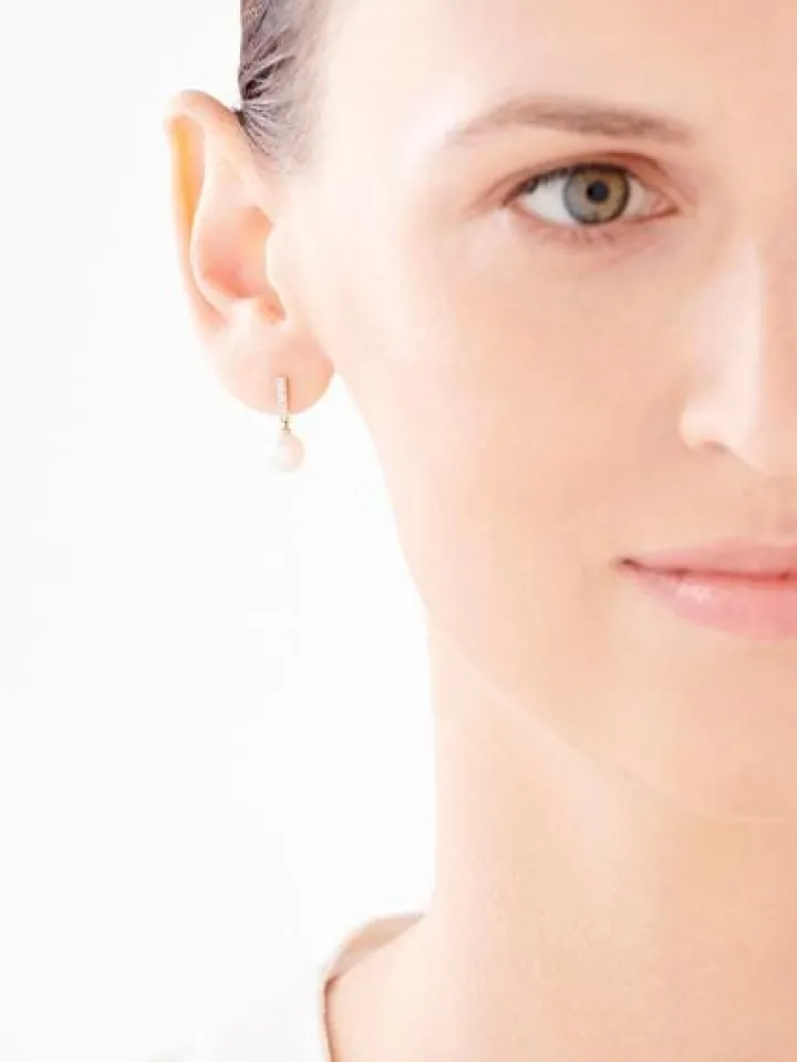 Kolczyki z żółtego złota z diamentami i perłami - próba 585