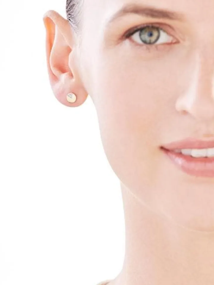 Kolczyki z żółtego złota z diamentami - koła - 0,01 ct - próba 375