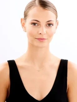 Kolczyki z żółtego złota z diamentami - kwiaty lotosu - 0,01 ct - próba 375