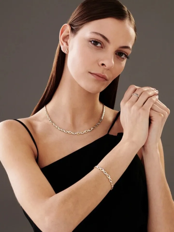 Kolczyki z żółtego złota z diamentami - 0,008 ct - próba 375