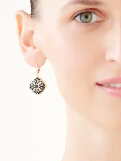 Kolczyki z żółtego złota z diamentami i onyksami - próba 585