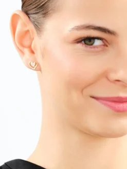 Kolczyki z żółtego złota z diamentami - serca - 0,01 ct - próba 375