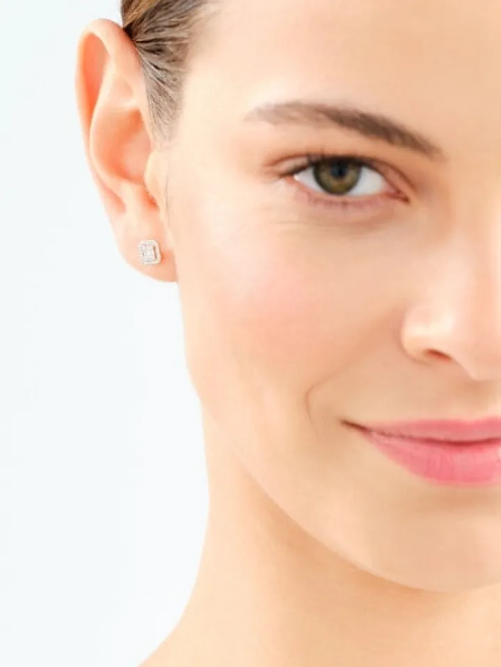 Kolczyki z żółtego złota z diamentami i szmaragdami syntetycznymi - próba 375