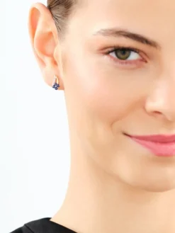 Kolczyki z żółtego złota z diamentami i szafirami syntetycznymi - kwiaty - próba 375