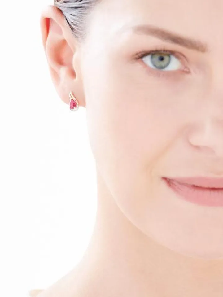 Kolczyki z żółtego złota z diamentami i rubinami syntetycznymi - próba 375