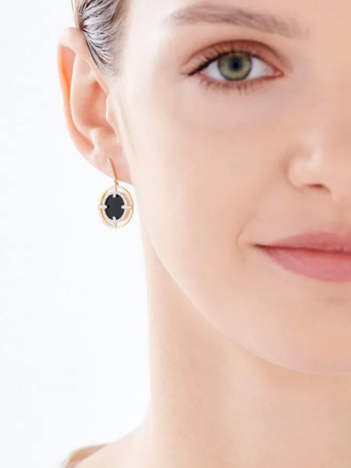 Kolczyki z żółtego złota z diamentami i onyksami - próba 585