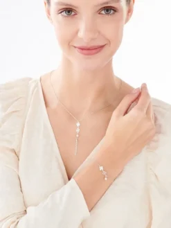 Naszyjnik srebrny z perłami - koniczyna