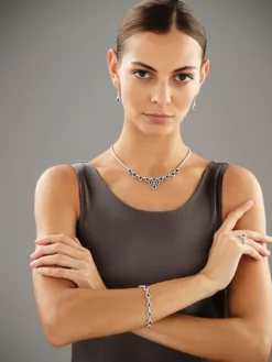 Naszyjnik z białego złota z brylantami i szafirami - próba 585