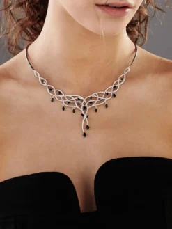 Naszyjnik z białego złota z brylantami i szafirami - próba 585