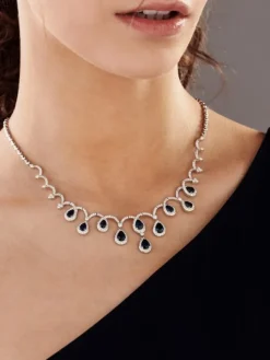 Naszyjnik z białego złota z brylantami i szafirami - próba 585