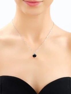 Naszyjnik z mosiądzu rodowany z agatem