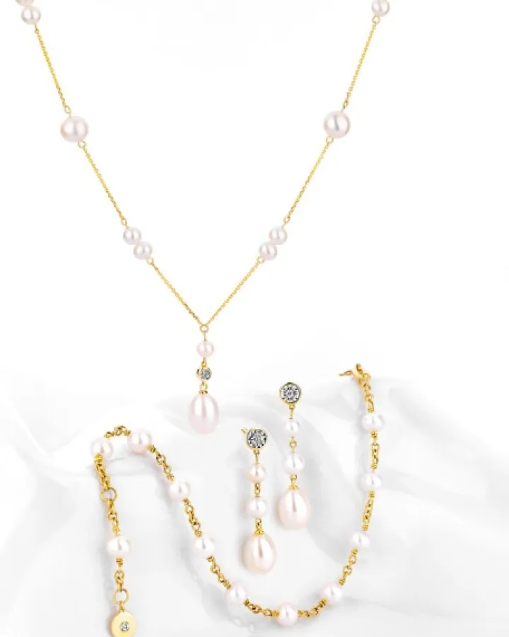 Naszyjnik z żółtego złota z diamentem i perłami - próba 375