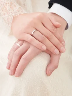 Obrączki Ślubne Apart.  Białe złoto rodowane. Wzór 4/129