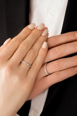 Obrączki Ślubne Apart.  Białe złoto rodowane. Wzór 193