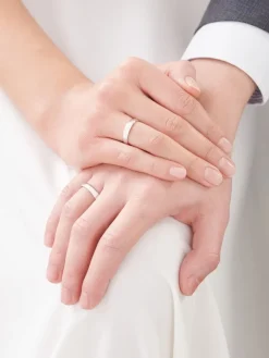 Obrączki Ślubne Apart.  Białe złoto rodowane. Wzór 137