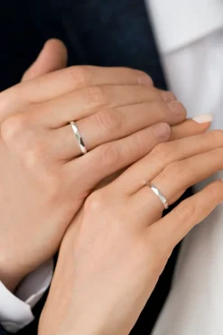 Obrączki Ślubne Apart.  Białe złoto rodowane. Wzór 191