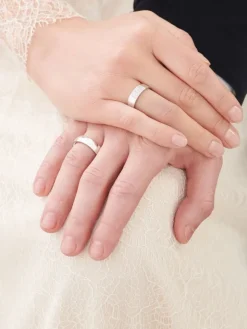 Obrączki Ślubne Apart.  Białe złoto rodowane. Wzór 4/179