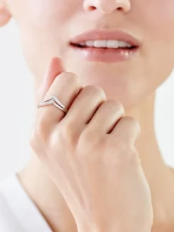 Pierścionek srebrny z cyrkoniami