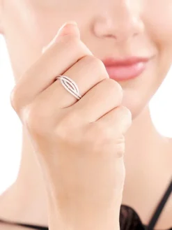 Pierścionek srebrny z cyrkoniami