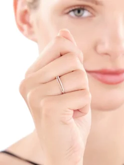 Pierścionek srebrny z cyrkoniami