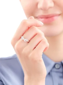 Pierścionek srebrny z cyrkoniami - nieskończoność