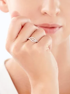 Pierścionek srebrny z cyrkoniami