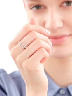 Pierścionek srebrny z cyrkoniami