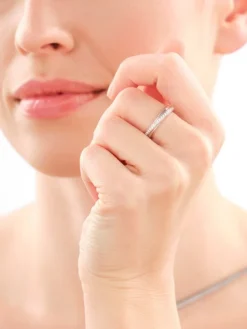 Pierścionek srebrny z cyrkoniami