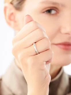 Pierścionek srebrny z cyrkoniami