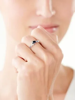 Pierścionek srebrny z cyrkoniami - motyl, kwiaty