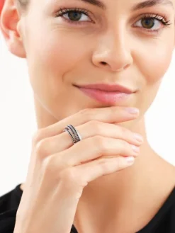 Pierścionek srebrny z cyrkoniami