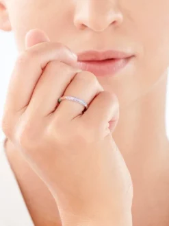 Pierścionek srebrny z cyrkoniami