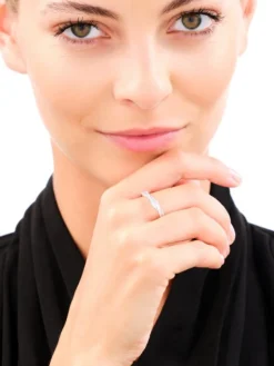 Pierścionek srebrny z cyrkoniami