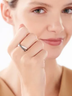 Pierścionek srebrny z cyrkoniami