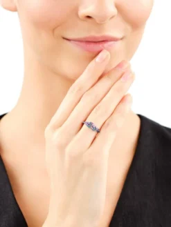 Pierścionek srebrny z cyrkoniami