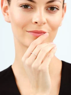 Pierścionek srebrny z cyrkoniami