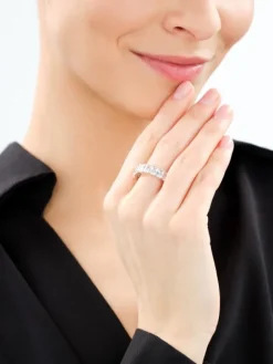 Pierścionek srebrny z cyrkoniami